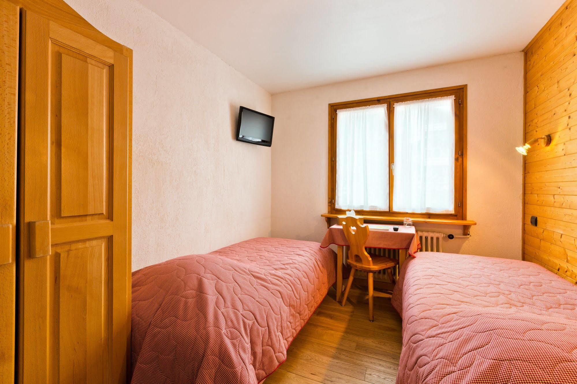 Le Roitelet Otel Châtel Dış mekan fotoğraf