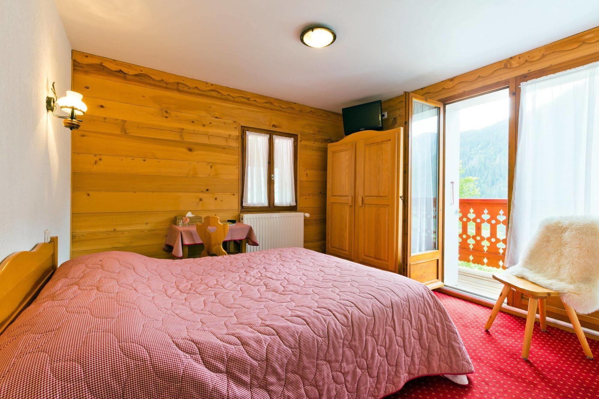 Le Roitelet Otel Châtel Dış mekan fotoğraf
